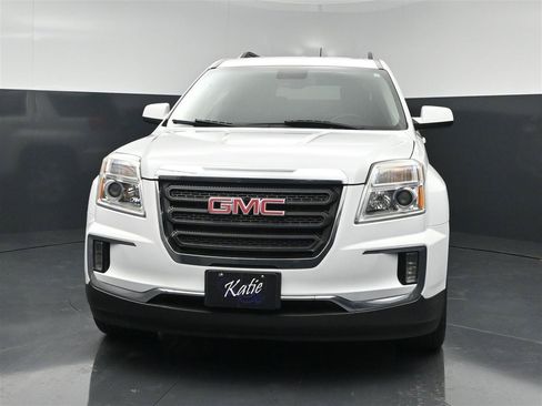 Used 2017 GMC Terrain SLE w/ Driver Alert Package I FWD image 2