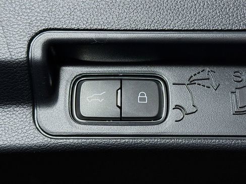 Used 2021 Ford Explorer XLT w/ Equipment Group 202A image 28