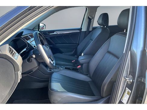 Used 2022 Volkswagen Tiguan SE AWD/4WD image 20
