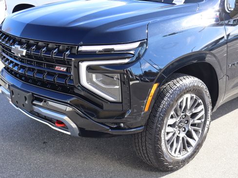 Certified 2025 Chevrolet Suburban Z71 w/ Sun And Tow Package image 6