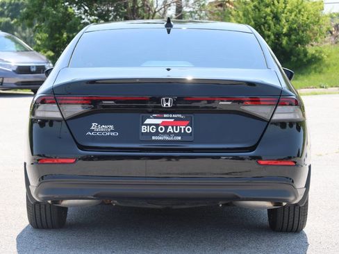 Used 2023 Honda Accord EX image 10