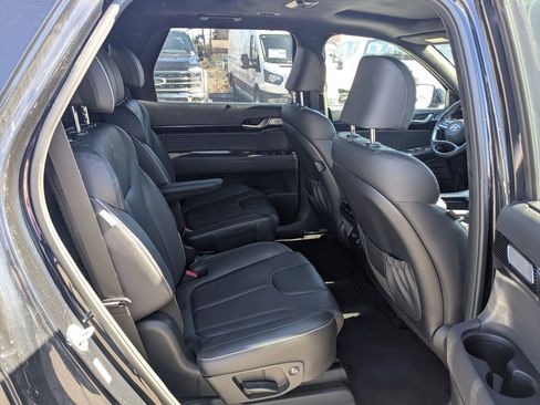 Used 2023 Hyundai Palisade Calligraphy image 33