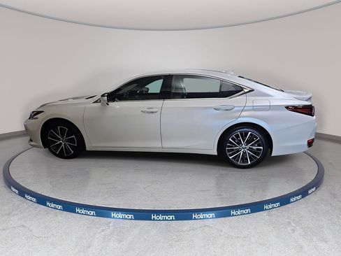 Certified 2025 Lexus ES 300h w/ Premium Package image 9