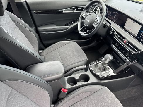 Used 2024 Kia Seltos S FWD image 16