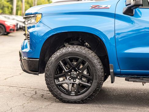 Used 2024 Chevrolet Silverado 1500 LT Trail Boss w/ LT Trail Boss Premium Package AWD/4WD image 8
