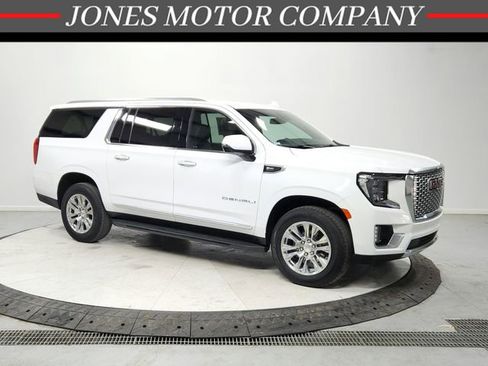 Used 2024 GMC Yukon XL Denali image 1