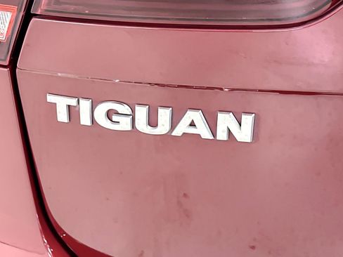 Used 2019 Volkswagen Tiguan S image 24