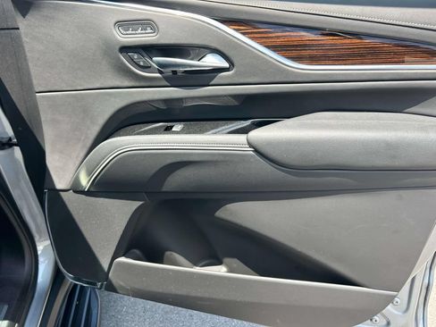 Certified 2023 Cadillac Escalade ESV Premium Luxury AWD/4WD image 24