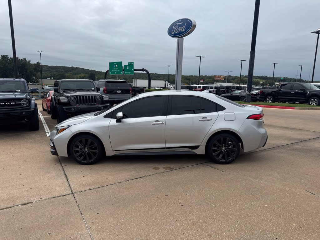 Used 2023 Toyota Corolla SE FWD image 6