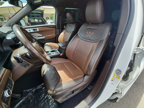 Used 2021 Ford Explorer King Ranch w/ Premium Technology Package RWD image 13