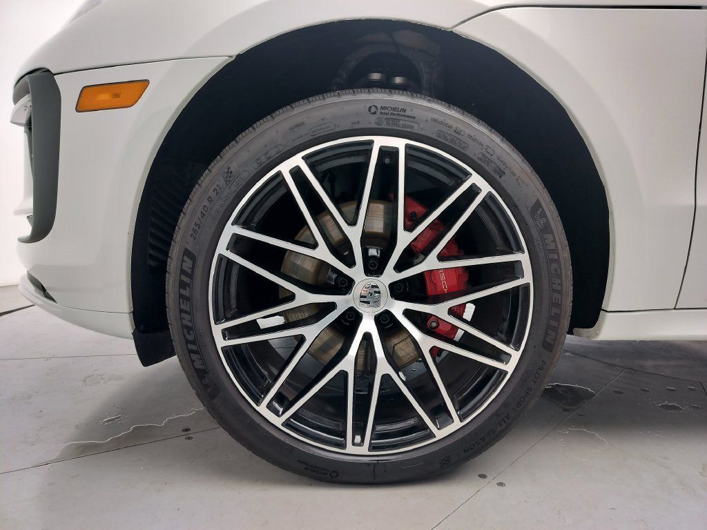 Certified 2024 Porsche Macan S w/ Premium Plus Package AWD/4WD image 27