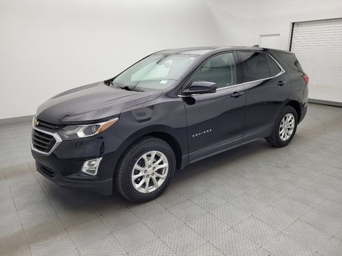 Used 2020 Chevrolet Equinox LT image 2