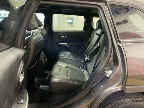 Used 2021 Jeep Cherokee Latitude Lux 80th Anniv w/ Quick Order Package 2YU 80th FWD image 23
