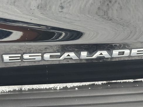 Used 2017 Cadillac Escalade Luxury image 12