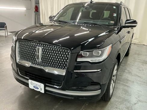 Used 2024 Lincoln Navigator L Reserve AWD/4WD image 7