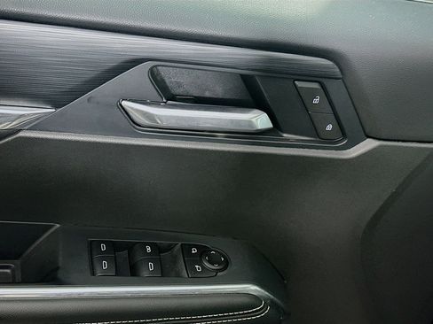 Used 2025 GMC Acadia Elevation image 15