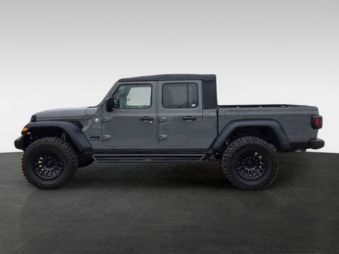 Used 2021 Jeep Gladiator Sport image 7