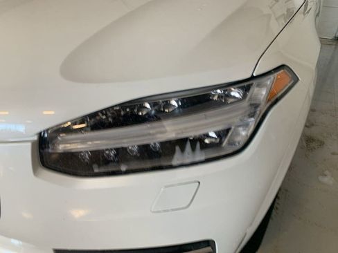 Used 2023 Volvo XC90 B6 Plus image 9