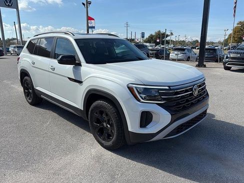 New 2026 Volkswagen Atlas Peak Edition image 6