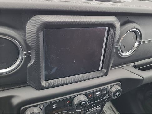 Used 2023 Jeep Wrangler Sahara image 20