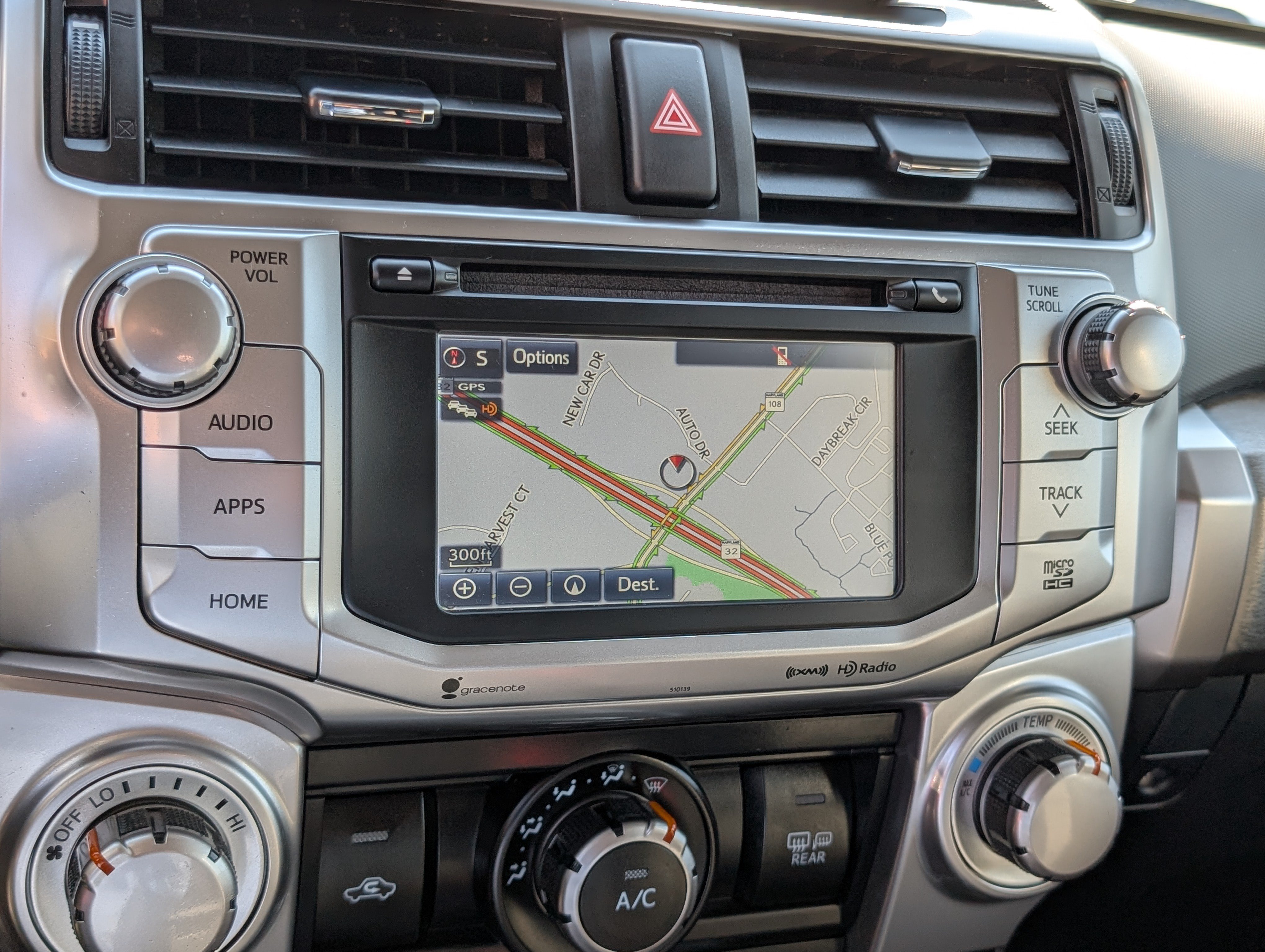 Used 2018 Toyota 4Runner SR5 AWD/4WD image 28