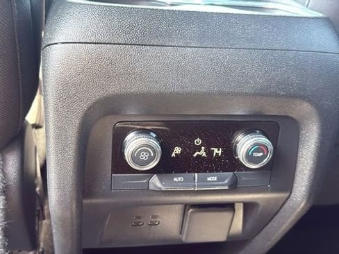 Used 2025 GMC Acadia Elevation FWD image 28