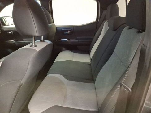 Used 2021 Toyota Tacoma TRD Off-Road image 12