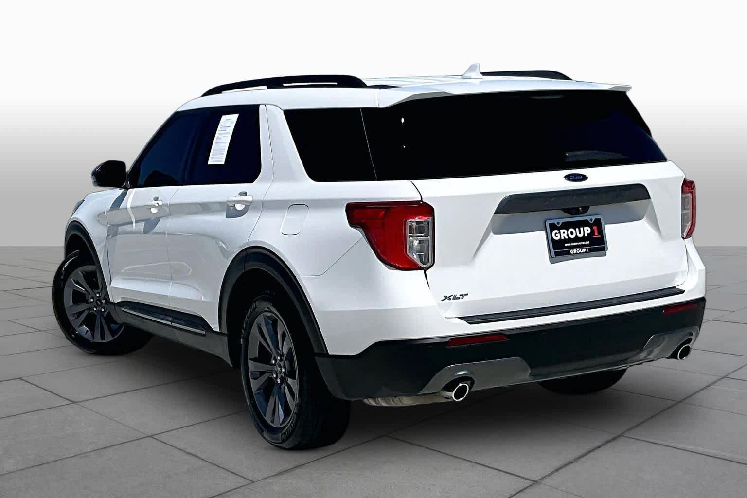 Used 2024 Ford Explorer XLT w/ Equipment Group 202A RWD image 11