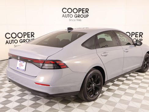 Used 2025 Honda Accord SE image 21