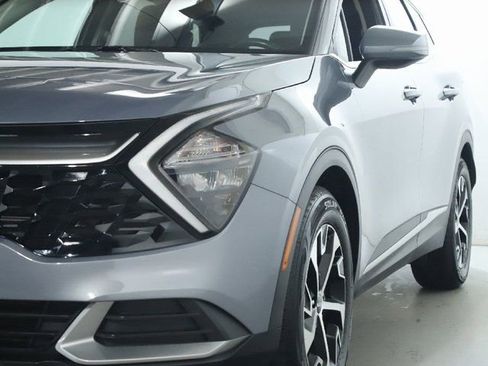 Used 2023 Kia Sportage EX FWD image 4