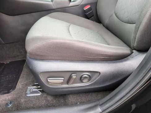 Used 2024 Toyota RAV4 XLE FWD image 16