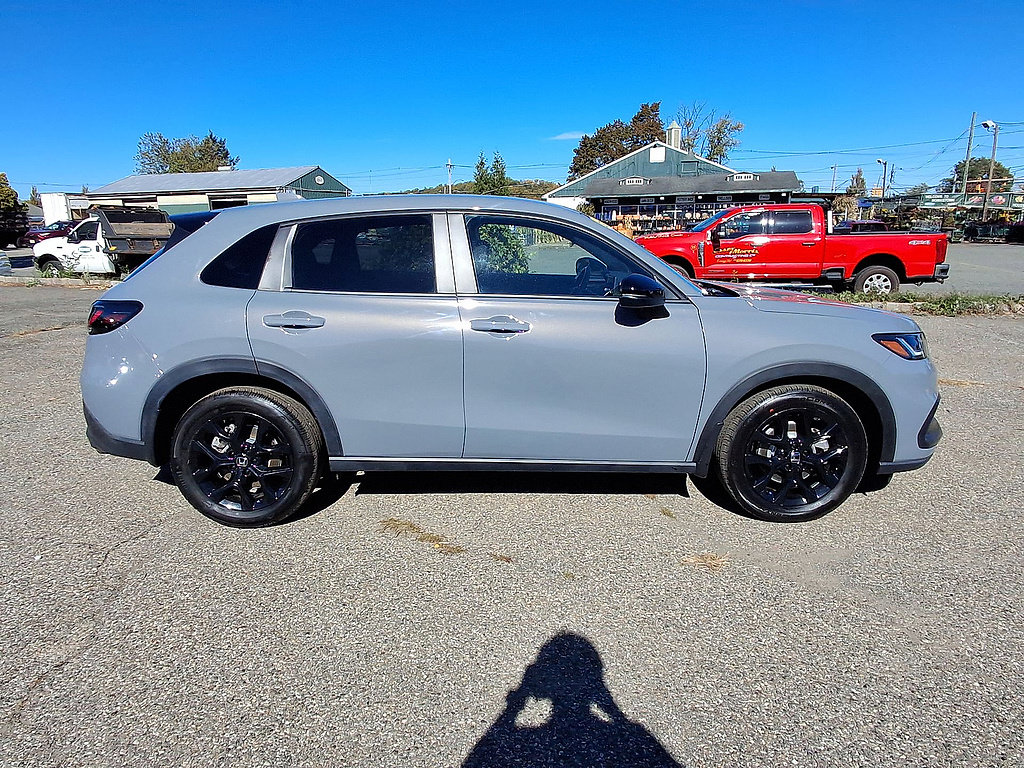 Used 2024 Honda HR-V Sport image 32