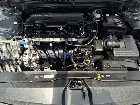Certified 2025 Hyundai Elantra Sport FWD image 27