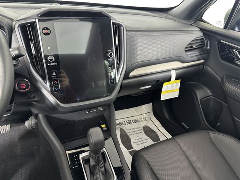 Used 2025 Subaru Forester Limited w/ Popular Package #2 image 4