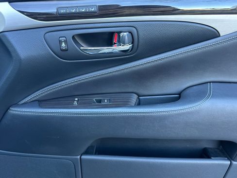 Used 2016 Lexus LS 460 AWD w/ Comfort Package image 20