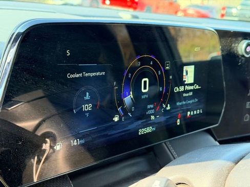 Certified 2025 Chevrolet Equinox LT w/ Safety and Technology Package image 8