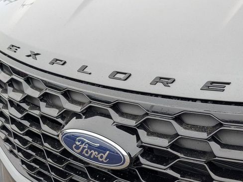 New 2026 Ford Explorer ST-Line w/ ST-Line Street Pack image 13