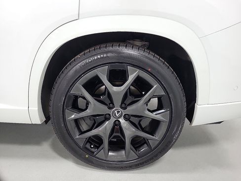 Used 2024 Lexus TX 500h AWD w/ Technology Package image 8