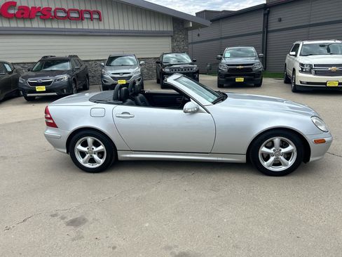 Used 2003 Mercedes-Benz SLK 320 image 2
