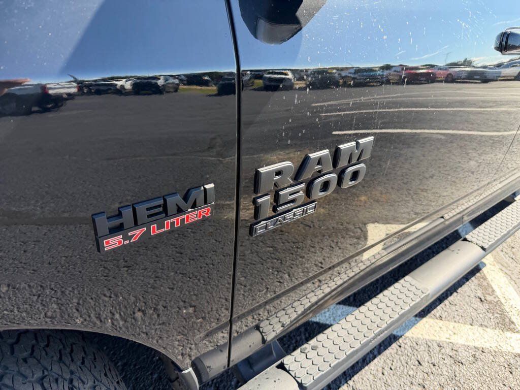 Used 2022 RAM 1500 Classic SLT w/ Electronics Convenience Group AWD/4WD image 10