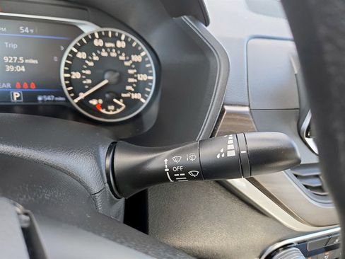 Used 2024 Nissan Altima 2.5 SV image 17