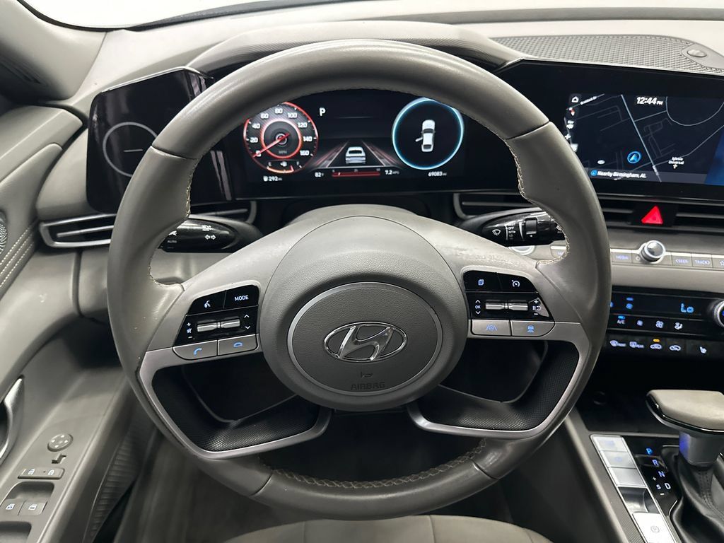 Used 2023 Hyundai Elantra SEL w/ Convenience Package FWD image 19