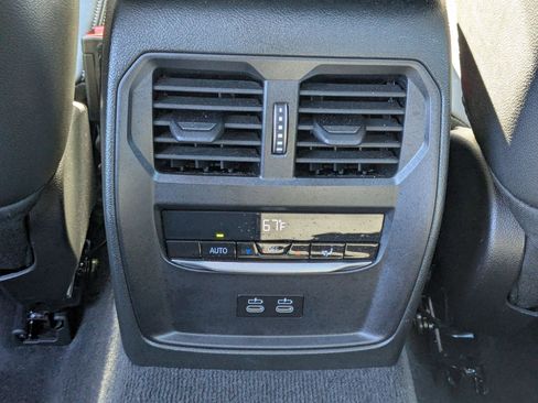 Used 2025 BMW 330i Sedan w/ Premium Package image 31