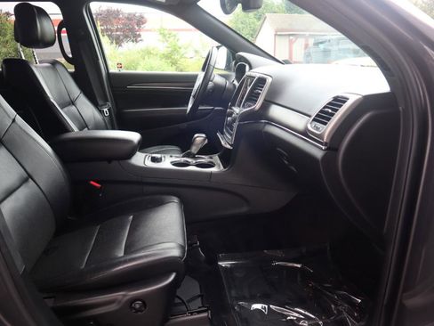 Used 2018 Jeep Grand Cherokee Limited AWD/4WD image 37