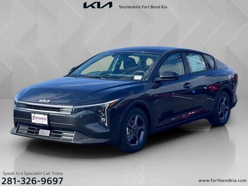 New 2026 Kia K4 LXS image 1