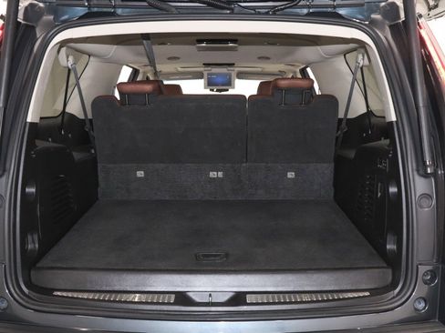 Used 2019 Cadillac Escalade ESV Premium Luxury image 47