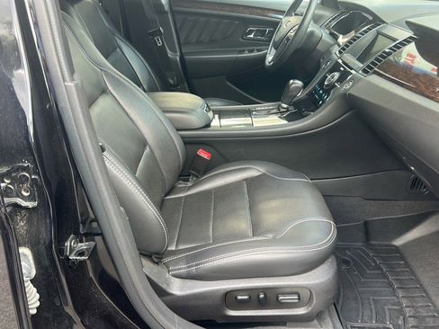 Used 2019 Ford Taurus Limited image 11