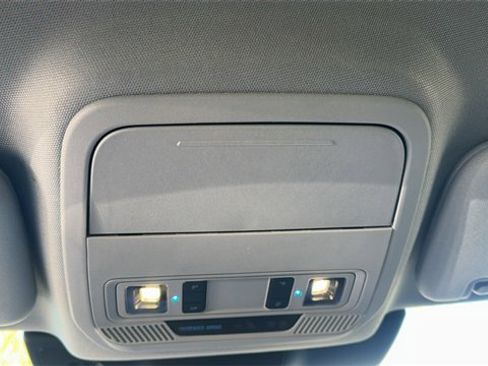 Certified 2022 Ford Explorer XLT w/ Equipment Group 202A image 22