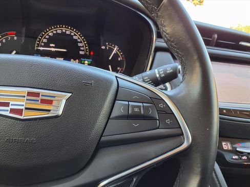 Used 2018 Cadillac XT5 Luxury image 27