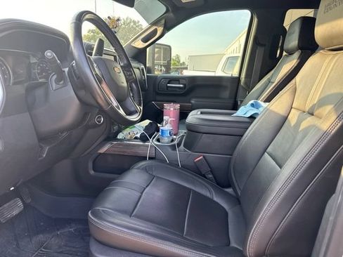 Used 2022 Chevrolet Silverado 2500 High Country w/ Safety Package II AWD/4WD image 2